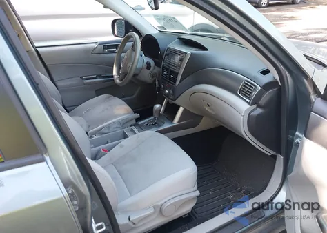 2012 Subaru Forester 2.5X Premium z USA, uszkodzony, nr VIN JF2SHADC3CH434884